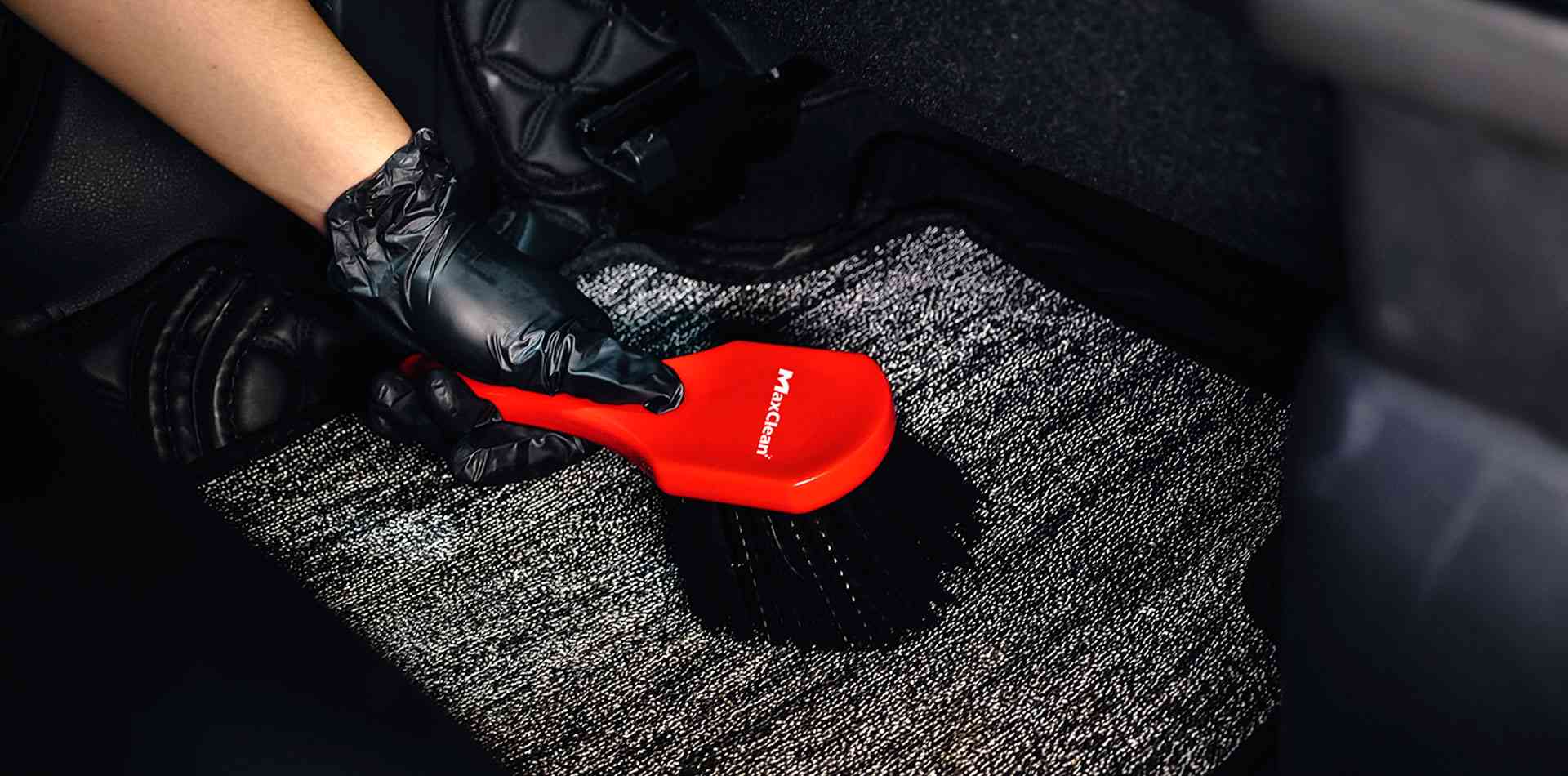 HEAVY-DUTY WHEEL AND CARPET CLEANING BRUSH