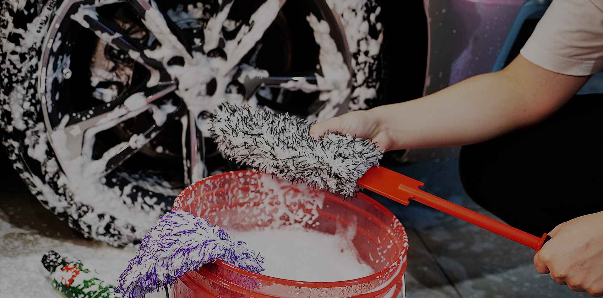 PREMIUM FLAT MICROFIBER WHEEL BRUSH WITH REPLACEABLE COVER