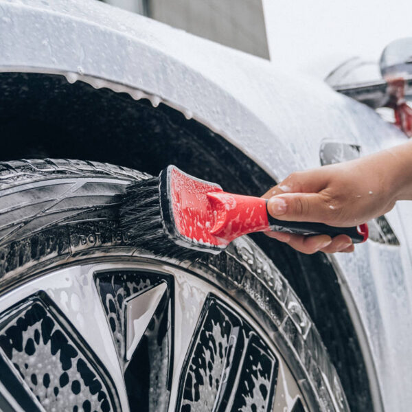 Soft Grip Tire Cleaning Brush-Short Handle - Image 4