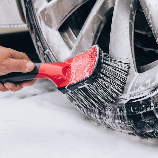 Soft Grip Medium-Duty Wheel & Body Brush-Medium Handle - Image 4